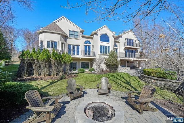 69 Woodland Road, Montvale, NJ 07645
