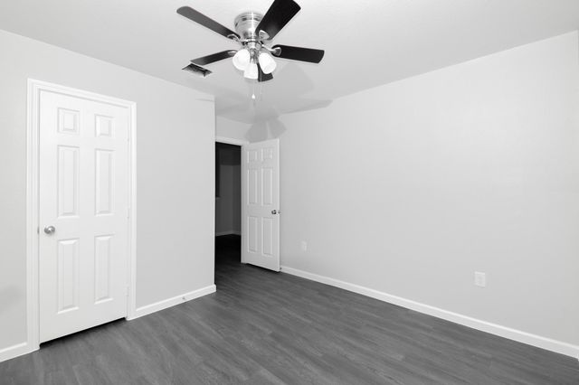 4719 19th Street D, Bacliff, TX 77518