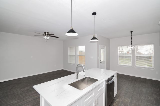4719 19th Street D, Bacliff, TX 77518