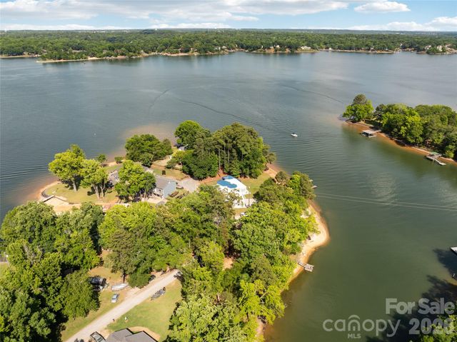 3911 Sandy Point Drive, York, SC 29745