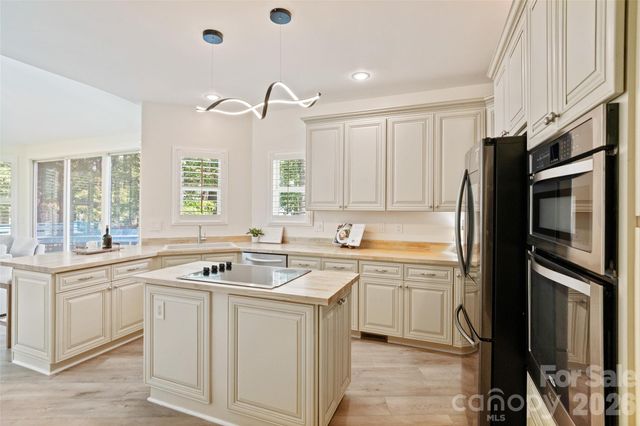 3911 Sandy Point Drive, York, SC 29745