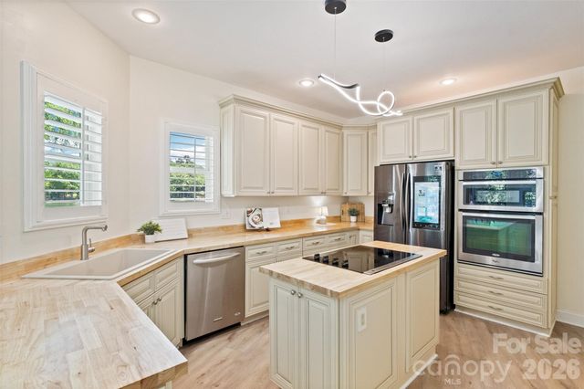 3911 Sandy Point Drive, York, SC 29745