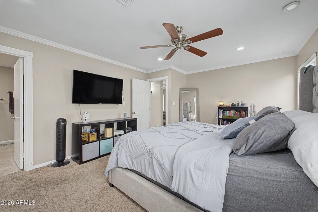 Image 19 of property listing at 3128 W FLYNN Lane, Phoenix, AZ 85017