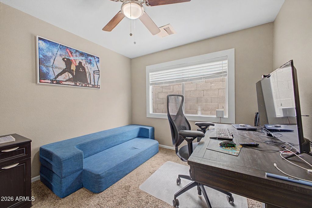 Image 25 of property listing at 3128 W FLYNN Lane, Phoenix, AZ 85017