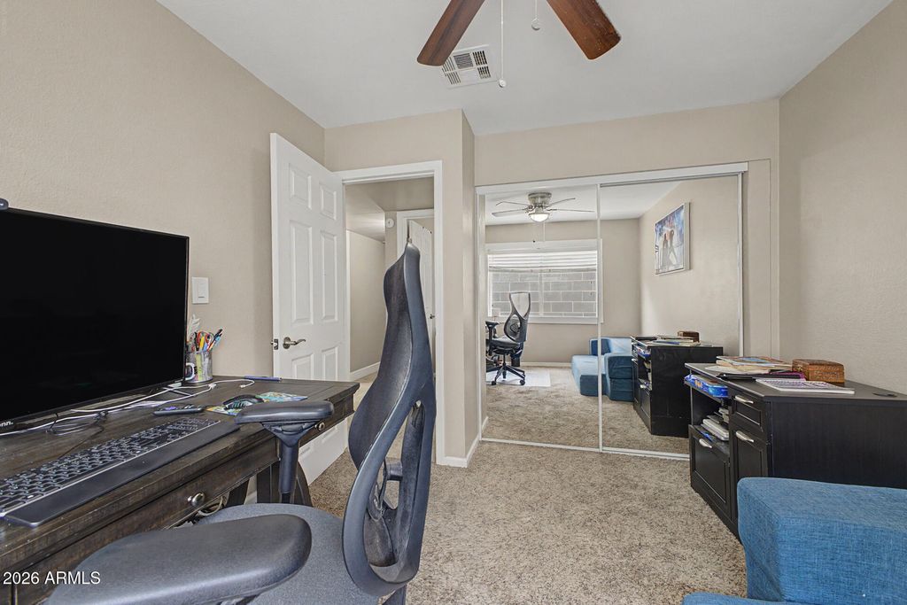 Image 26 of property listing at 3128 W FLYNN Lane, Phoenix, AZ 85017