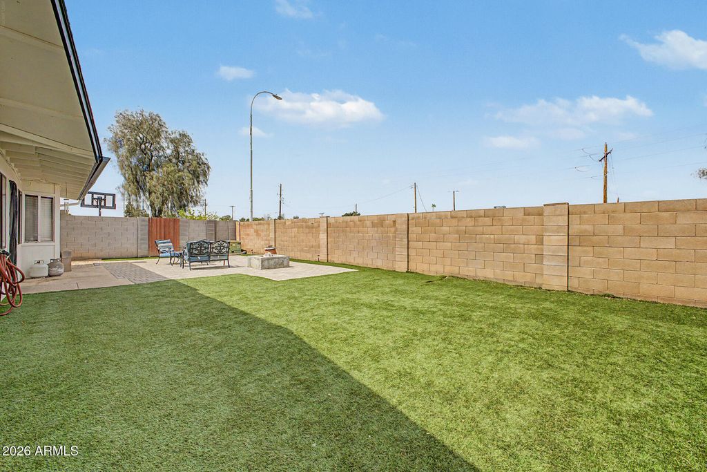 Image 30 of property listing at 3128 W FLYNN Lane, Phoenix, AZ 85017