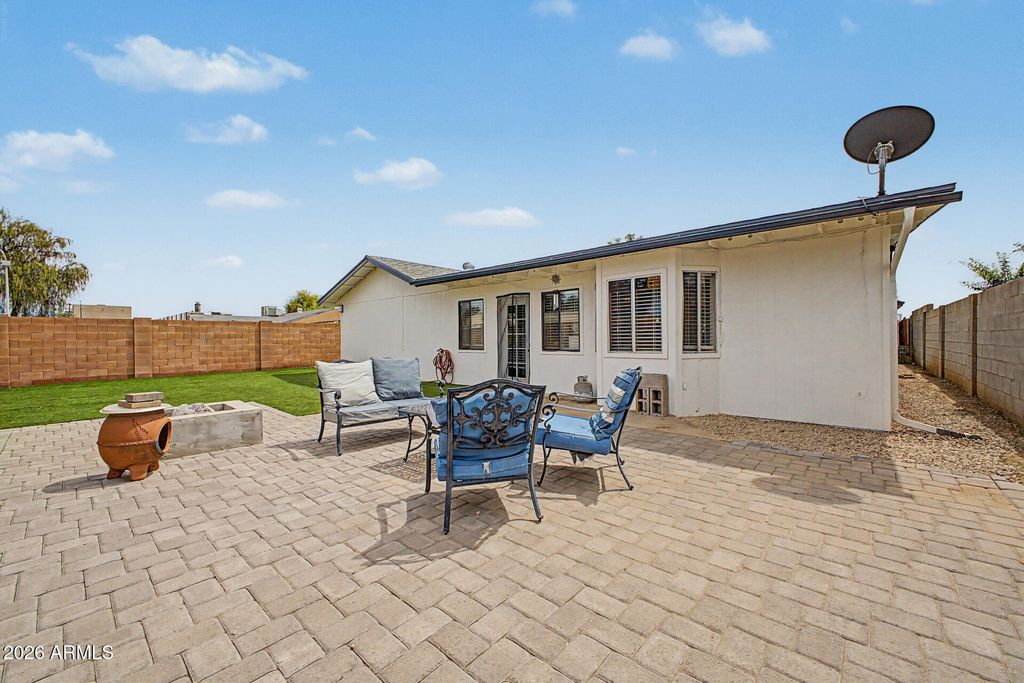 Image 32 of property listing at 3128 W FLYNN Lane, Phoenix, AZ 85017