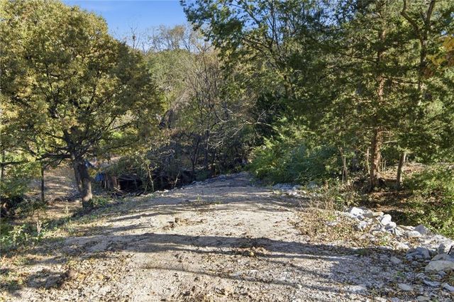 2905 N 99th Street, Kansas City, KS 66109