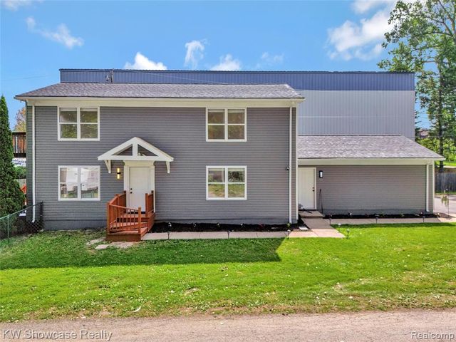 4392 Cass Elizabeth Road, Waterford, MI 48328