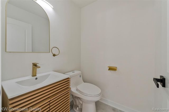 4392 Cass Elizabeth Road, Waterford, MI 48328