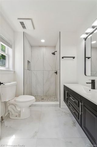 4392 Cass Elizabeth Road, Waterford, MI 48328