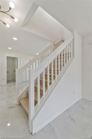 4392 Cass Elizabeth Road, Waterford, MI 48328