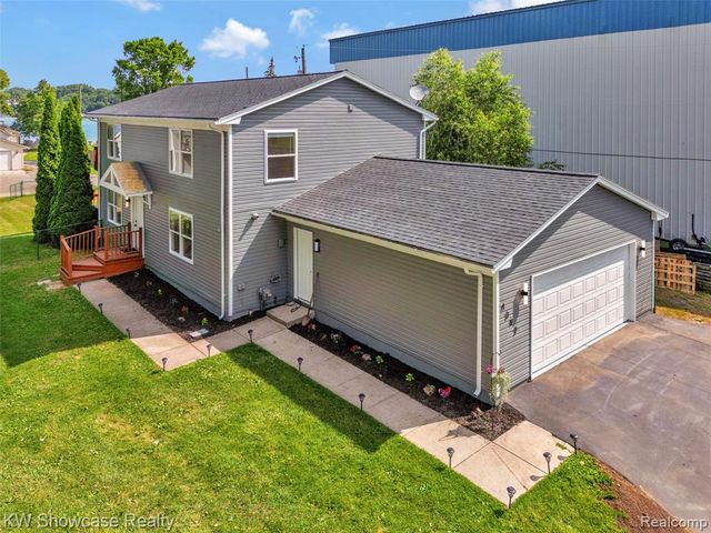 4392 Cass Elizabeth Road, Waterford, MI 48328