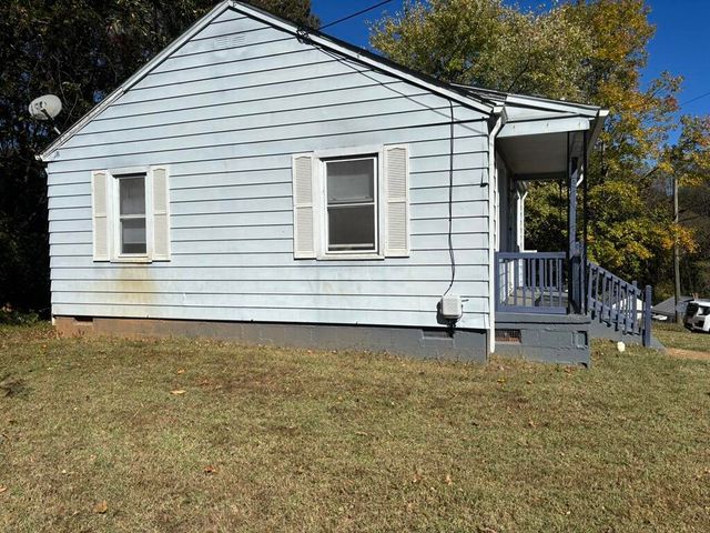 1938 Stultz RD, Martinsville, VA 24112