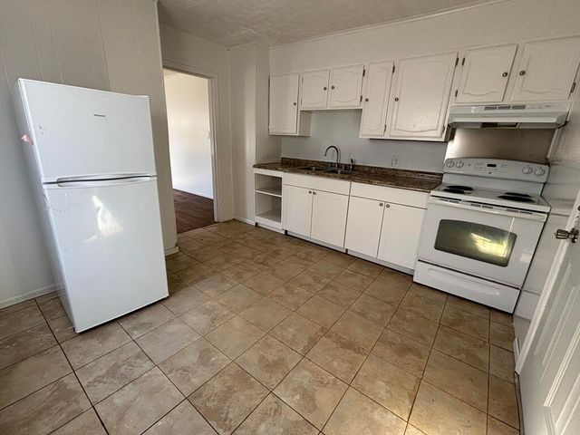 1938 Stultz RD, Martinsville, VA 24112