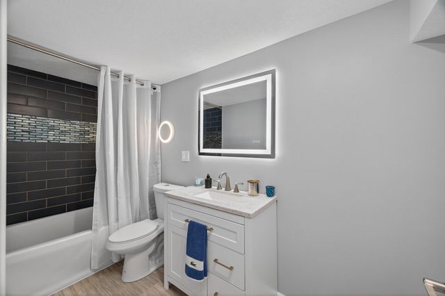 3280 Williams Lane, Minnetrista, MN 55364