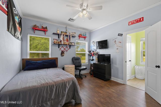 8185 Ridgewood Drive, Kiln, MS 39556