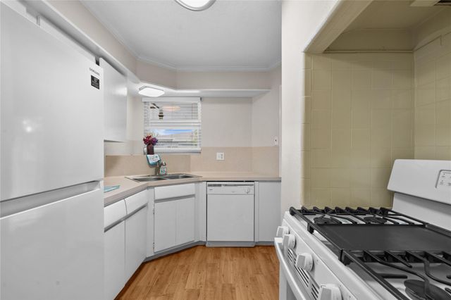 102 Strand Street 11, Galveston, TX 77550