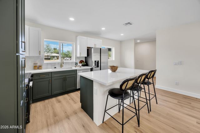 4246 N 10TH Place, Phoenix, AZ 85014