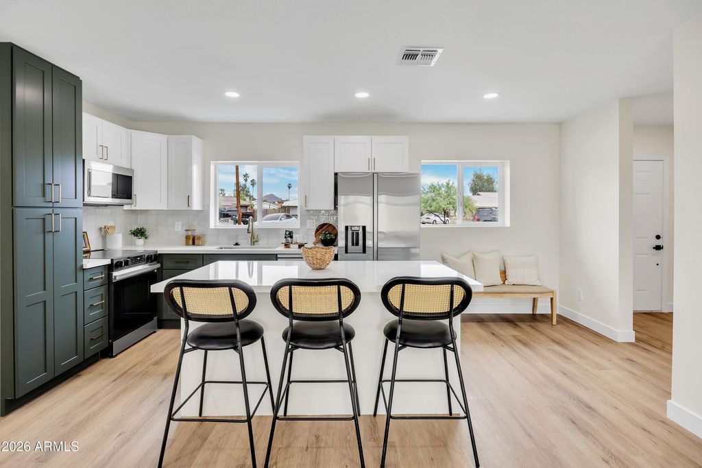 4246 N 10TH Place, Phoenix, AZ 85014