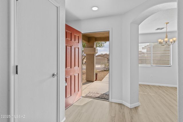 784 S Painted River Way, Vail, AZ 85641