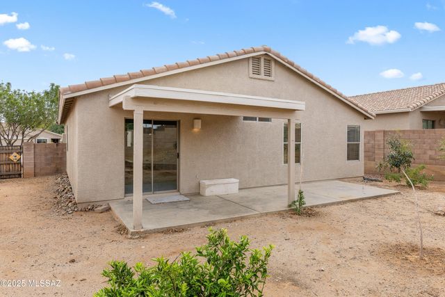 784 S Painted River Way, Vail, AZ 85641