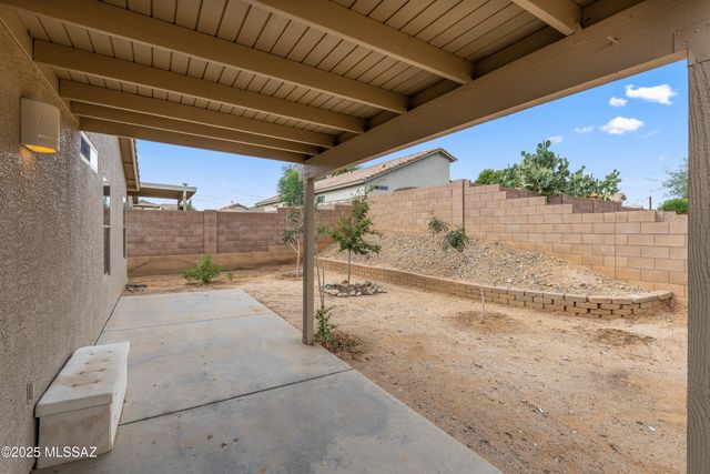 784 S Painted River Way, Vail, AZ 85641