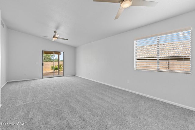 784 S Painted River Way, Vail, AZ 85641