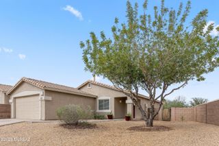 784 S Painted River Way, Vail, AZ 85641