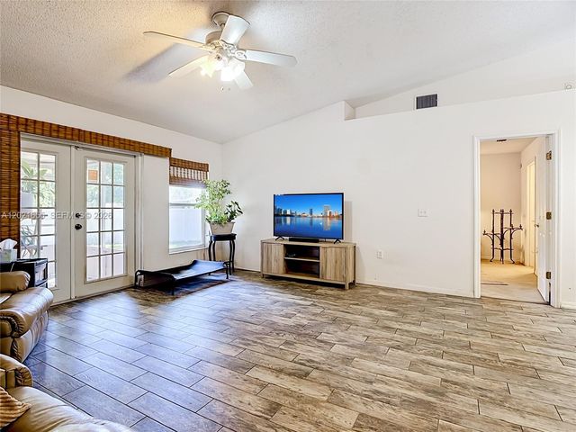 2917 Evans Way, Kissimmee, FL 34758