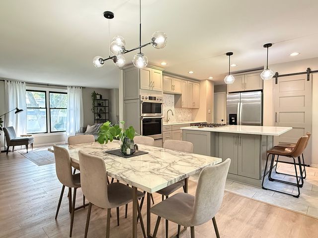 546 S Stuart Lane, Palatine, IL 60067