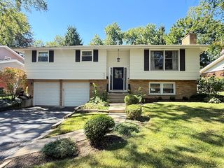 546 S Stuart Lane, Palatine, IL 60067