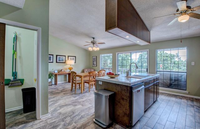 460 Grandview Heights, Conway, AR 72032