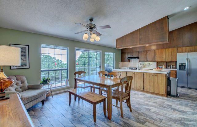 460 Grandview Heights, Conway, AR 72032