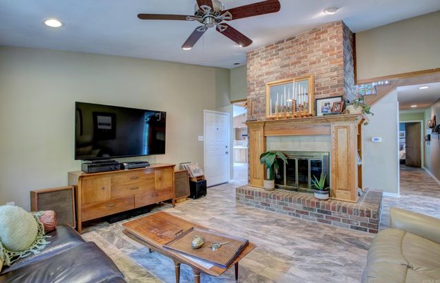 460 Grandview Heights, Conway, AR 72032