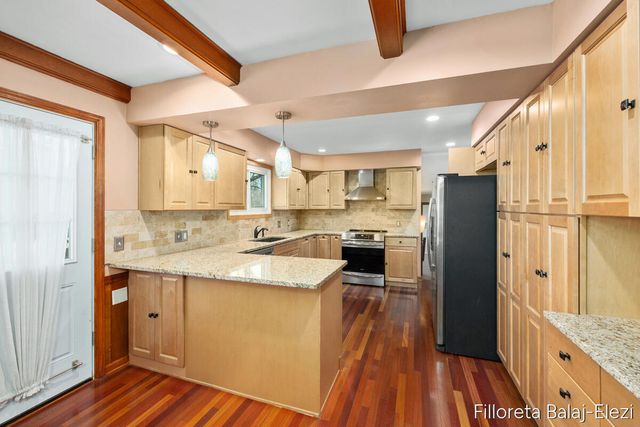 5023 Creekview Drive, Grand Rapids, MI 49508