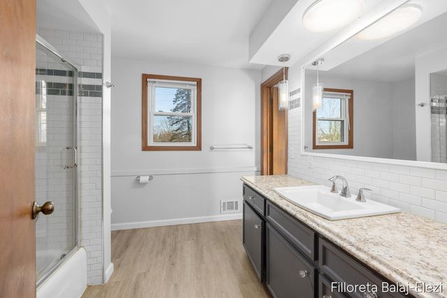 5023 Creekview Drive, Grand Rapids, MI 49508