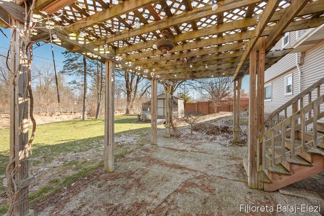 5023 Creekview Drive, Grand Rapids, MI 49508