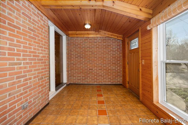 5023 Creekview Drive, Grand Rapids, MI 49508