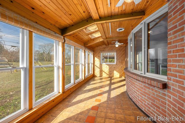 5023 Creekview Drive, Grand Rapids, MI 49508