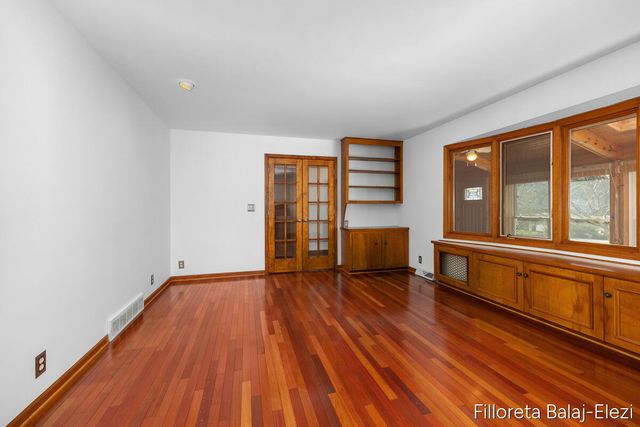 5023 Creekview Drive, Grand Rapids, MI 49508