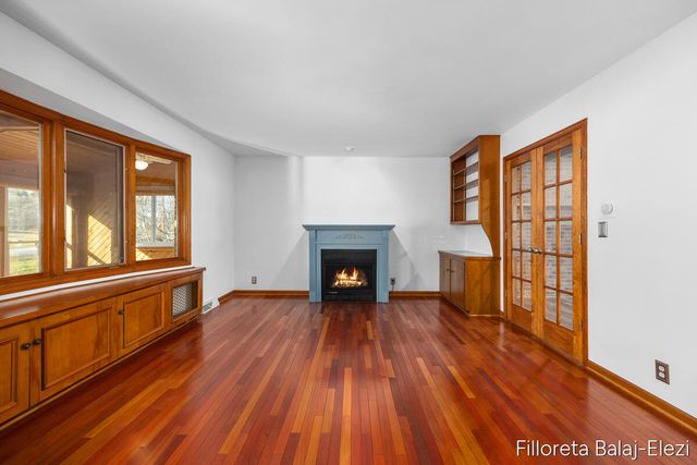 5023 Creekview Drive, Grand Rapids, MI 49508