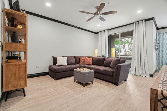 330 Las Colinas Boulevard 118, Irving, TX 75039