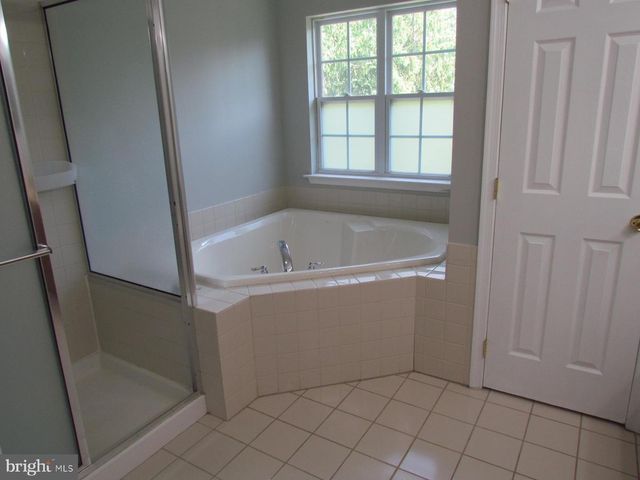23 BLAKE DR, Pennington, NJ 08534