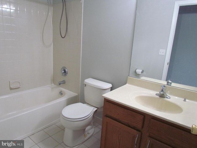 23 BLAKE DR, Pennington, NJ 08534
