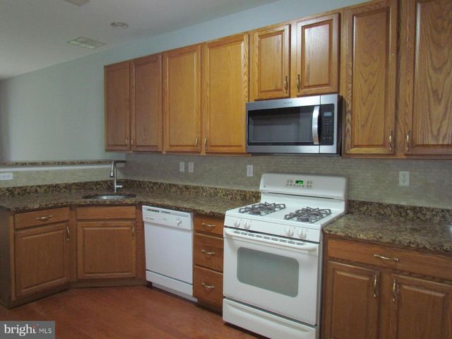 23 BLAKE DR, Pennington, NJ 08534