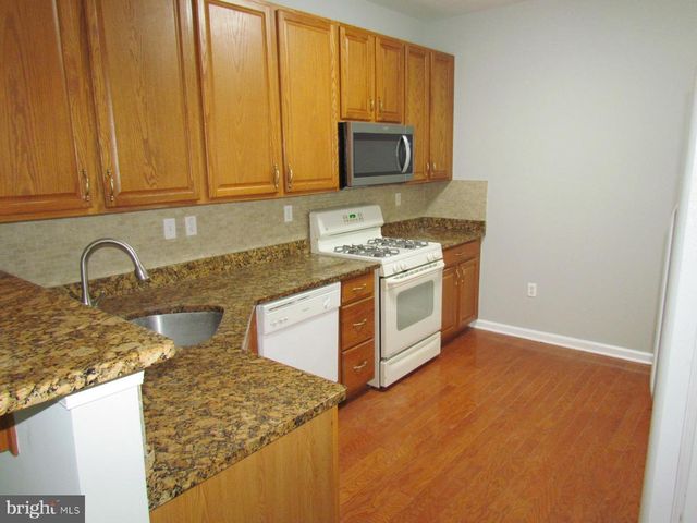 23 BLAKE DR, Pennington, NJ 08534