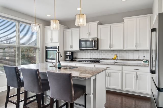 710 Burgess Dr, Goodlettsville, TN 37072