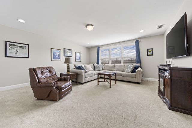 710 Burgess Dr, Goodlettsville, TN 37072