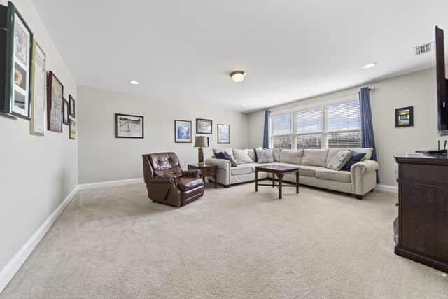 710 Burgess Dr, Goodlettsville, TN 37072